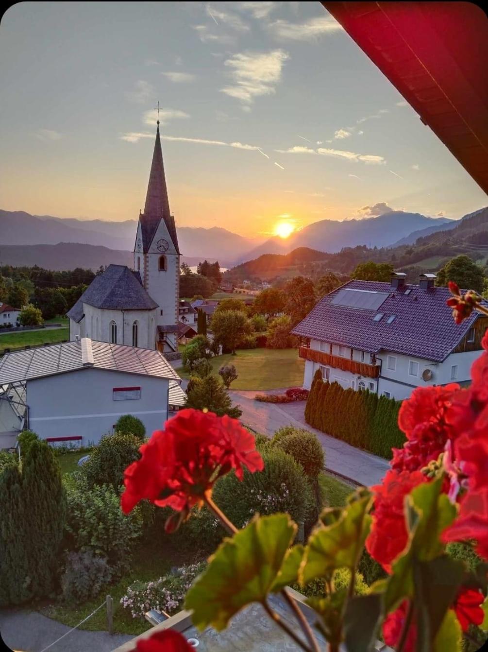 Hotel-Cafe-Restaurant Matzelsdorfer Hof Millstatt Bagian luar foto